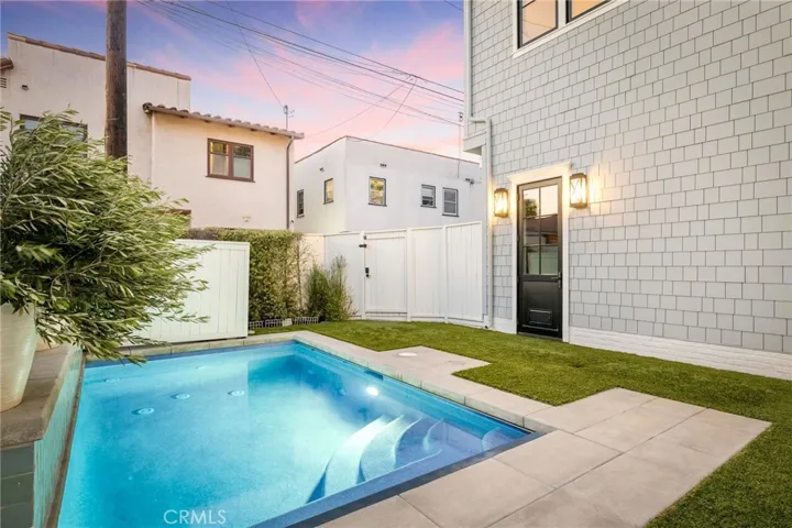 153 Granada Avenue, Long Beach, California 90803