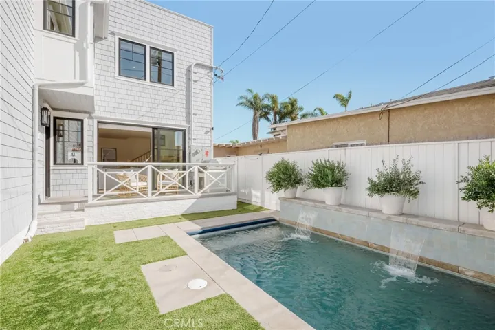 153 Granada Avenue, Long Beach, California 90803