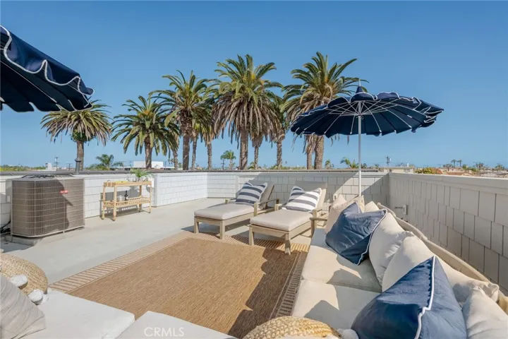 153 Granada Avenue, Long Beach, California 90803