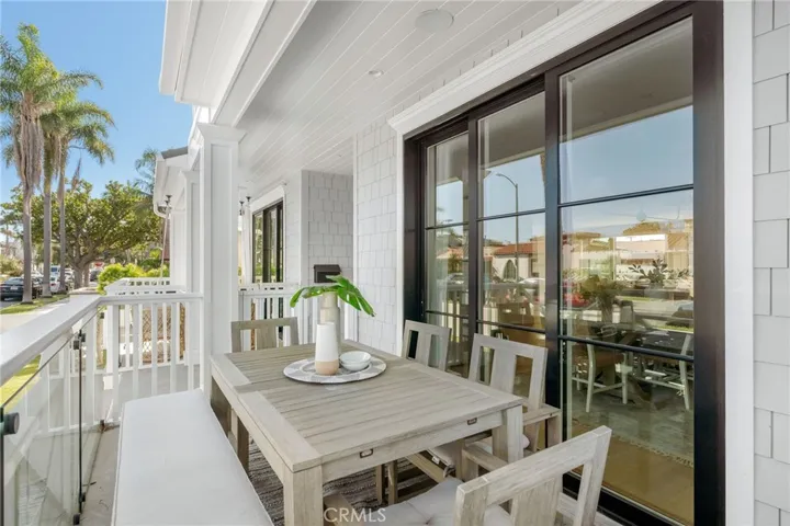 153 Granada Avenue, Long Beach, California 90803