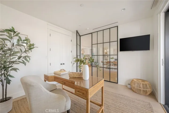 153 Granada Avenue, Long Beach, California 90803