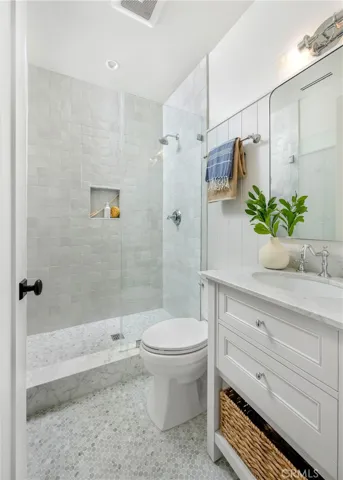 153 Granada Avenue, Long Beach, California 90803