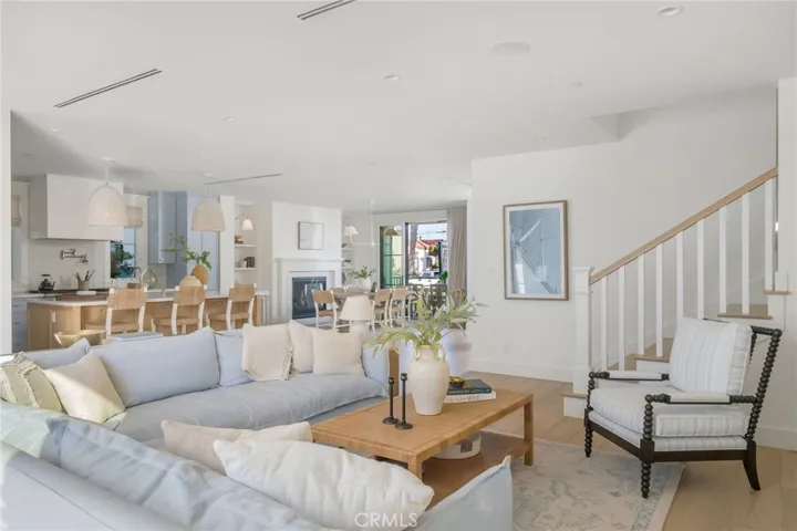153 Granada Avenue, Long Beach, California 90803