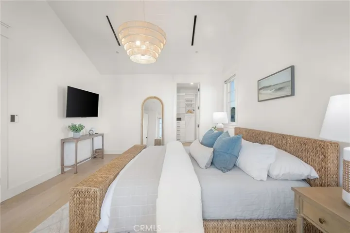 153 Granada Avenue, Long Beach, California 90803