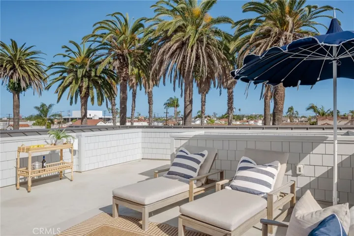 153 Granada Avenue, Long Beach, California 90803