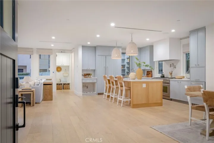 153 Granada Avenue, Long Beach, California 90803