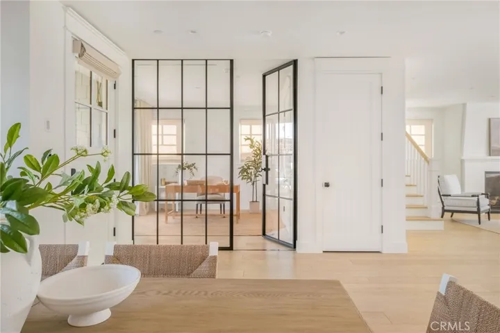 153 Granada Avenue, Long Beach, California 90803