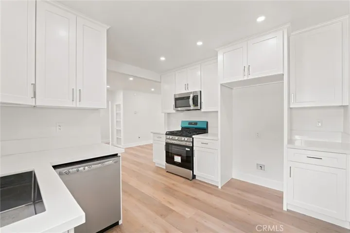 3726 E Iva, Compton, California 90221
