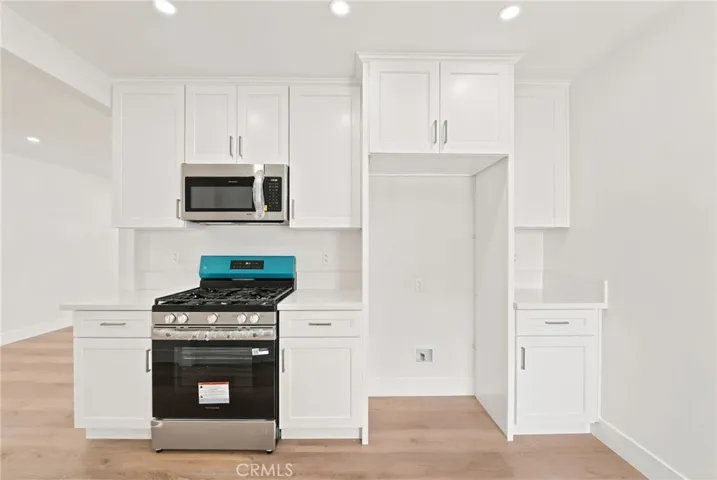 3726 E Iva, Compton, California 90221