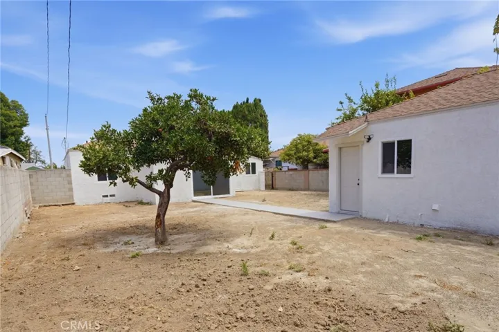 3726 E Iva, Compton, California 90221