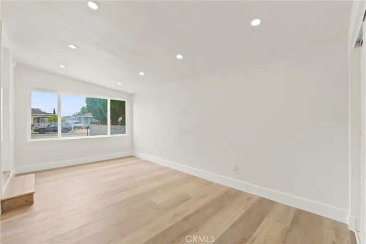 3726 E Iva, Compton, California 90221