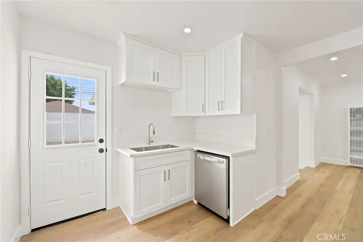 3726 E Iva, Compton, California 90221