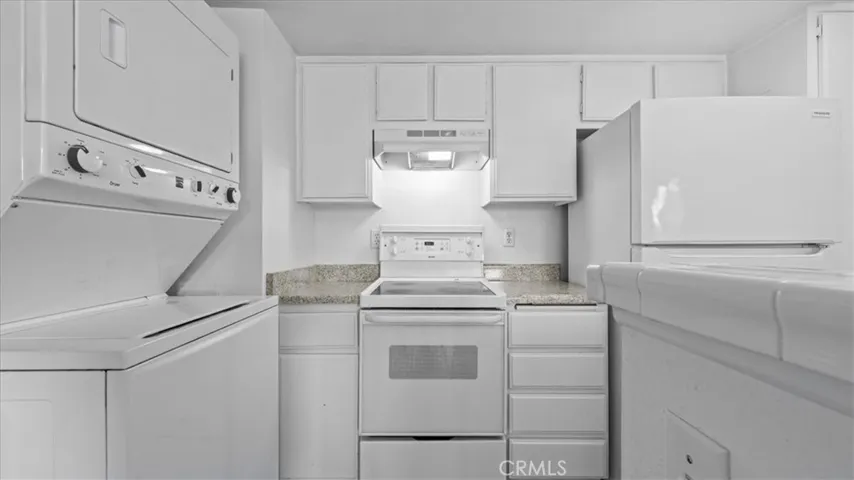 3651 Country Oaks Loop D, Ontario, California 91761