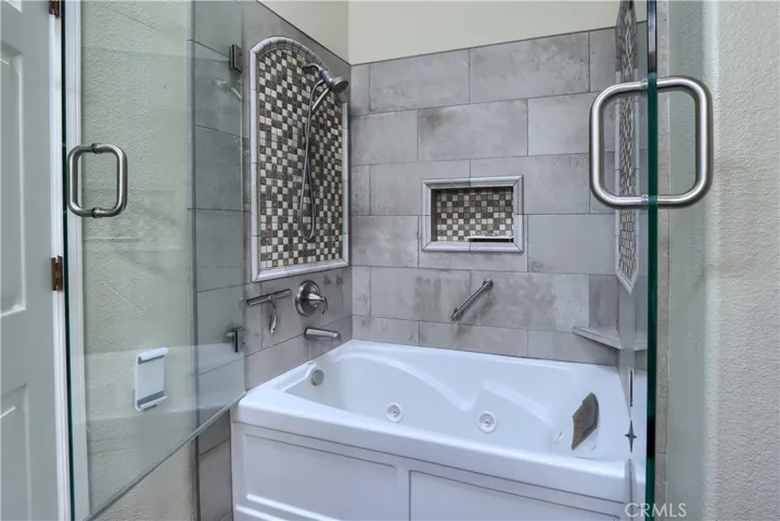Primary Jacuzzi Bath