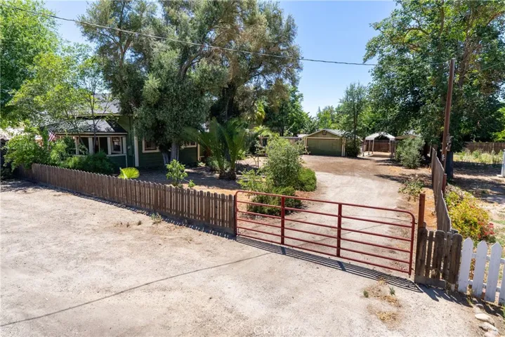 155 N 2nd Street, Shandon, California 93461