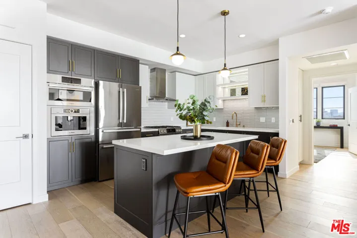 1333 S Orange Grove Avenue 305, Los Angeles, California 90019