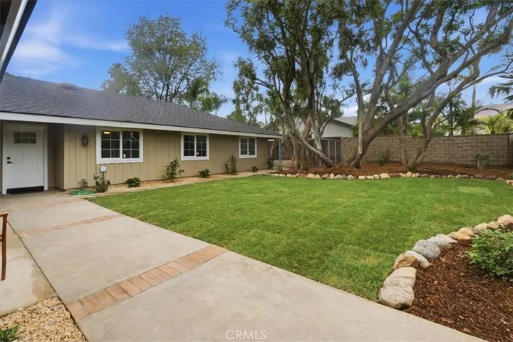 PRIVATE COURTYARD