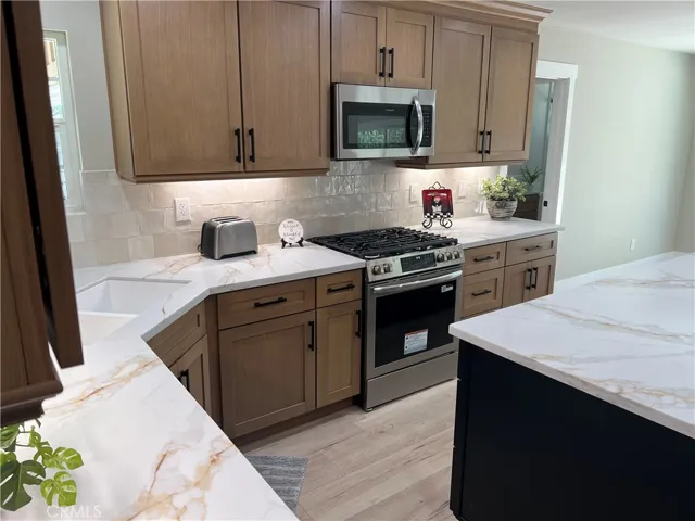 KITCHEN STOVE AREA