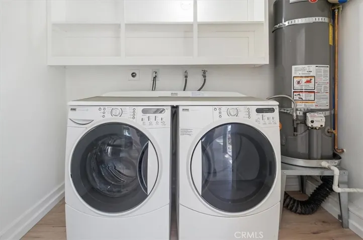 LAUNDRY ROOM OFF OF FAMILY ROOM
