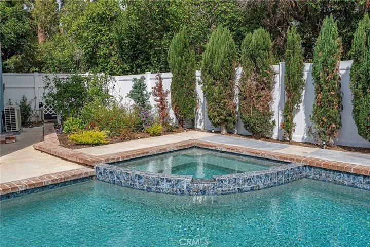 61 Sparrowhawk, Irvine, California 92604