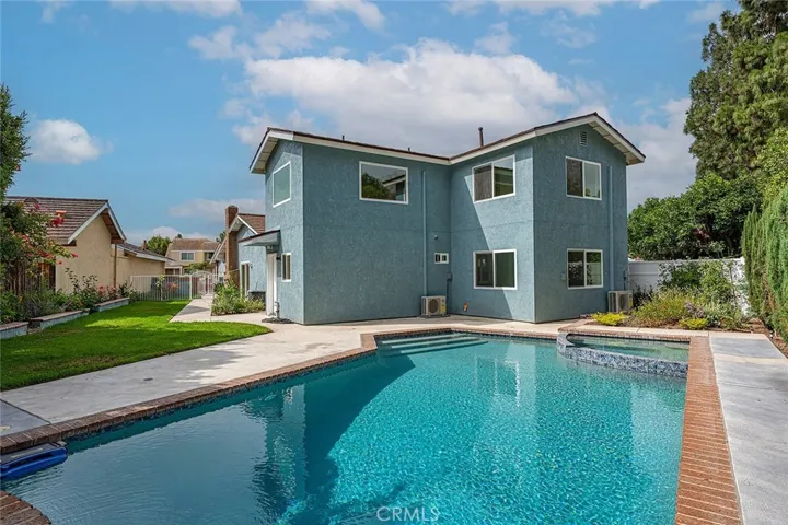 61 Sparrowhawk, Irvine, California 92604