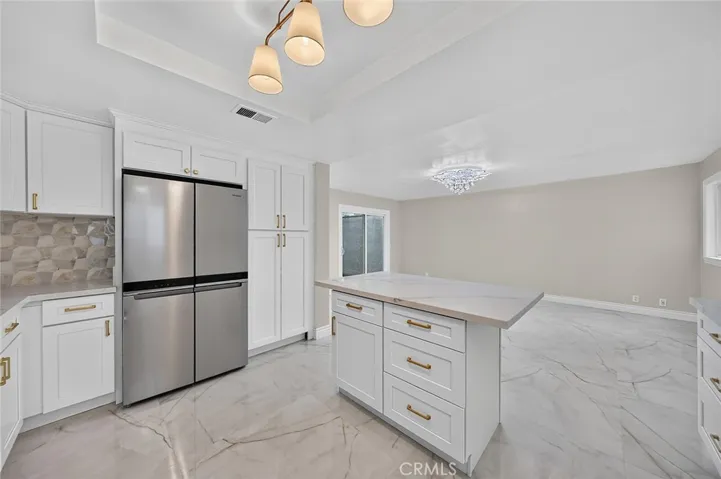 61 Sparrowhawk, Irvine, California 92604