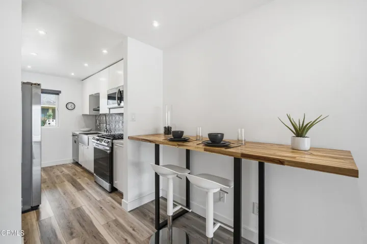 8_dining area