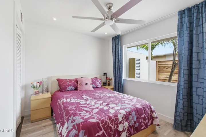 24_bedroom