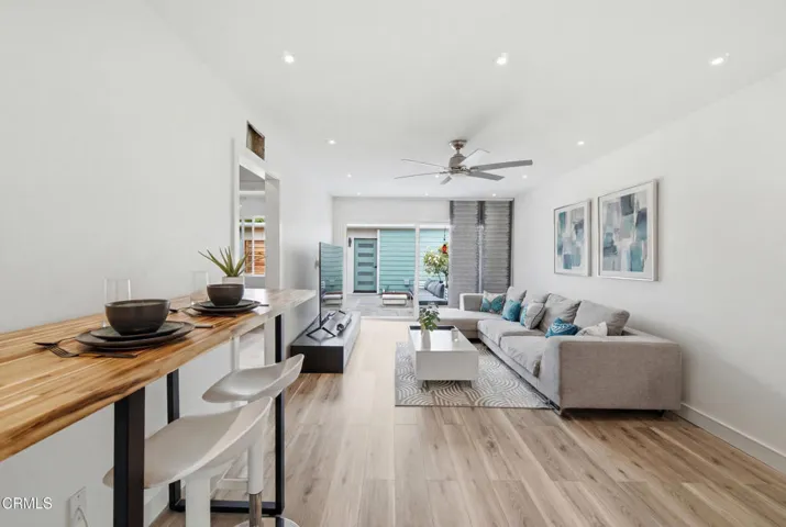 9_living room