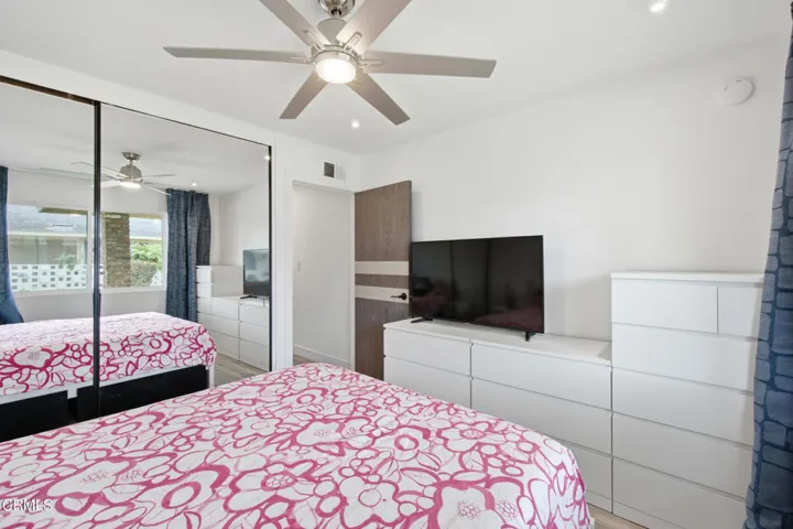 20_bedroom