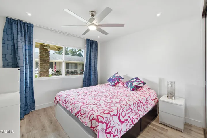 18_bedroom