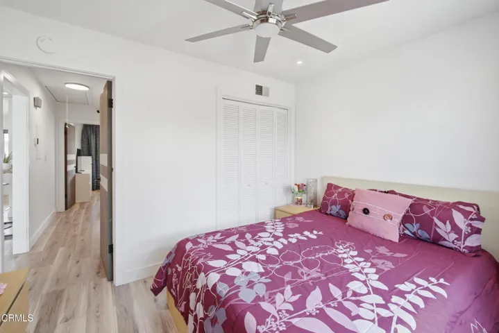 25_bedroom