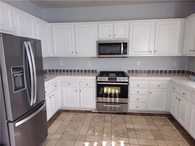 962 Redtail, Corona, California 92879