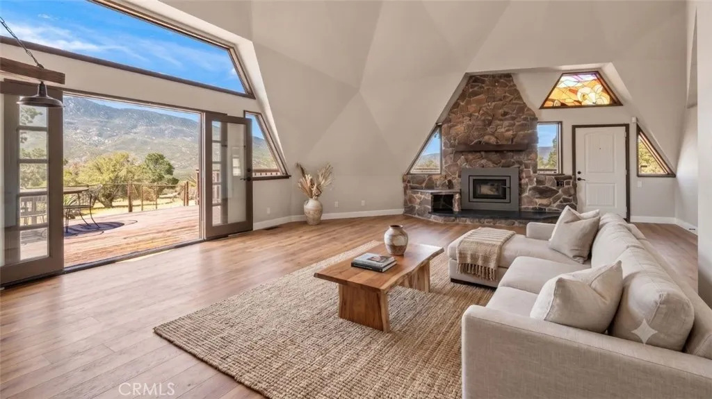 Disclaimer: Some photos have been virtually staged to illustrate the property’s potential. Furnishings and décor shown are not included in the sale.



