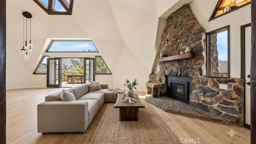 Disclaimer: Some photos have been virtually staged to illustrate the property’s potential. Furnishings and décor shown are not included in the sale.



