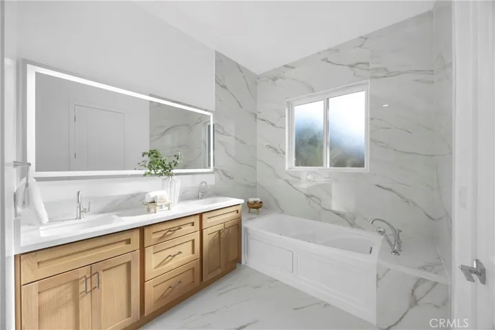 12151 Reagan, Los Alamitos, California 90720