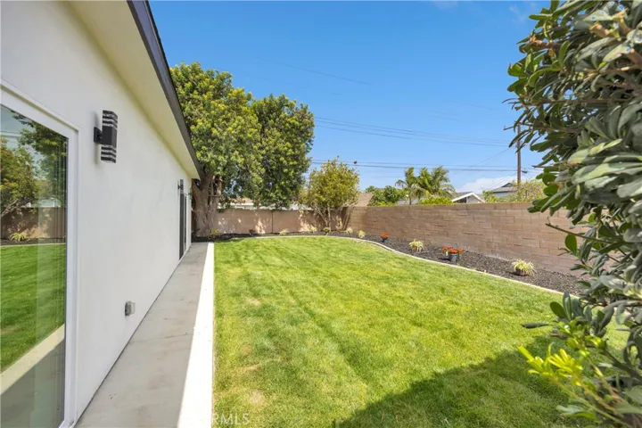 12151 Reagan, Los Alamitos, California 90720