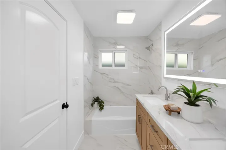 12151 Reagan, Los Alamitos, California 90720
