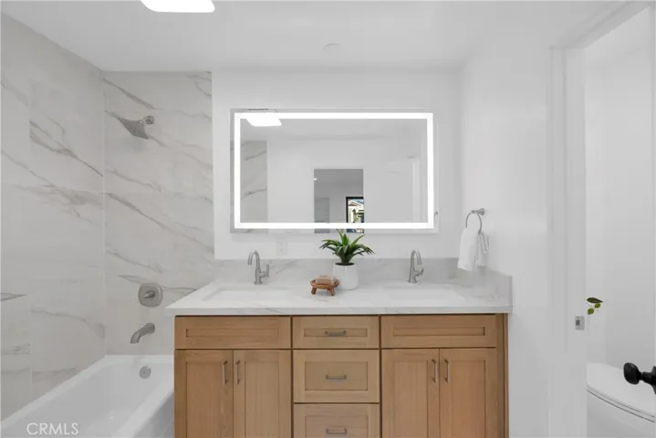 12151 Reagan, Los Alamitos, California 90720