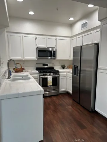 408 Middlebury Court, Claremont, California 91711