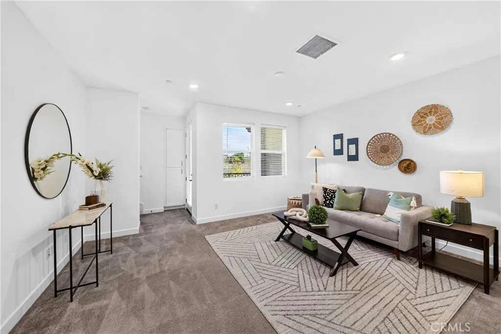 249 N Magnolia 3