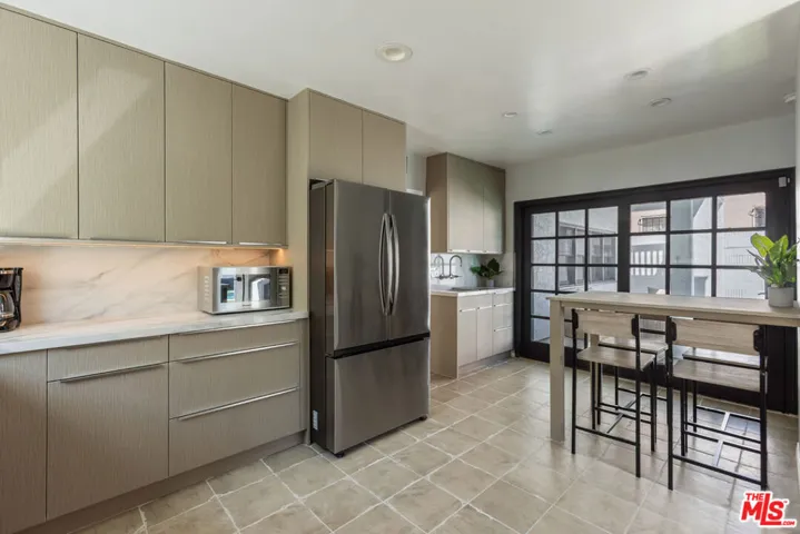 6316 Drexel Avenue, Los Angeles, California 90048