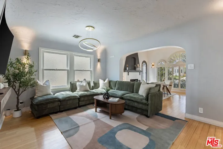 6316 Drexel Avenue, Los Angeles, California 90048