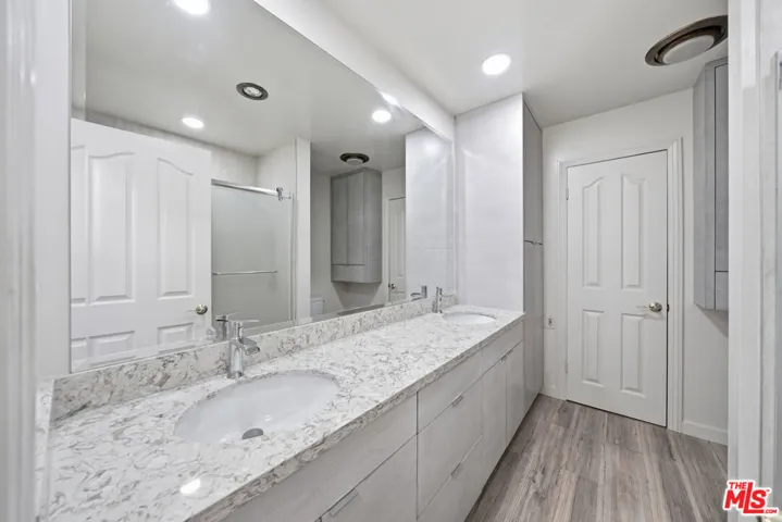 Master Bed BATH