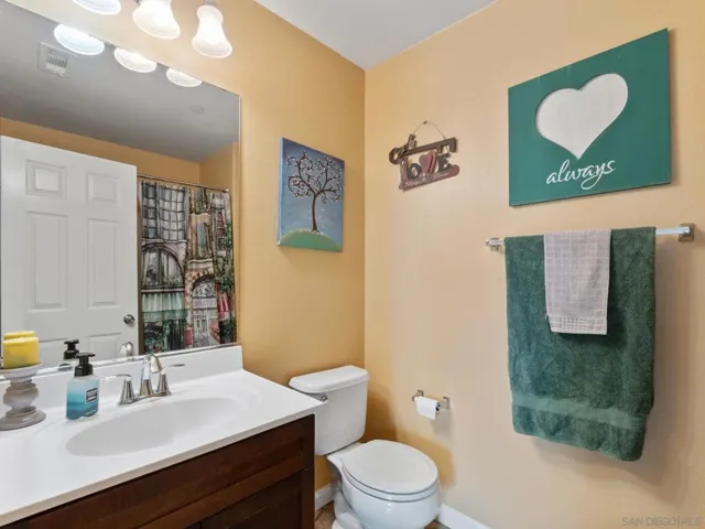 1st floor full ensuite bath