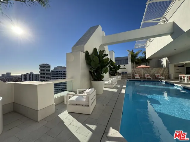10520 Wilshire Boulevard 701, Los Angeles, California 90024