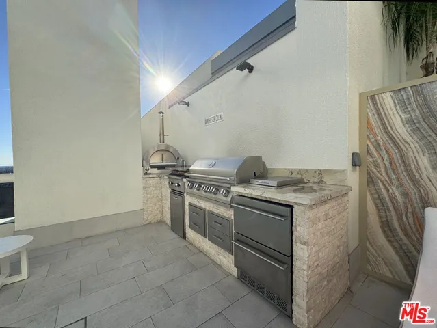 10520 Wilshire Boulevard 701, Los Angeles, California 90024