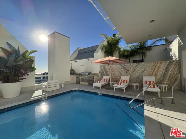 10520 Wilshire Boulevard 701, Los Angeles, California 90024