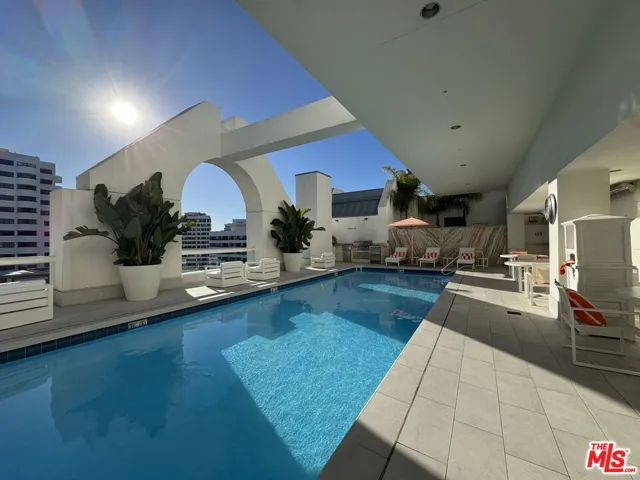 10520 Wilshire Boulevard 701, Los Angeles, California 90024