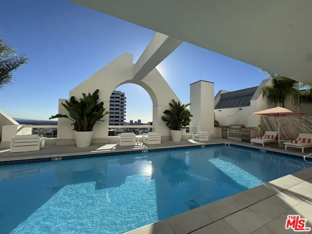 10520 Wilshire Boulevard 701, Los Angeles, California 90024